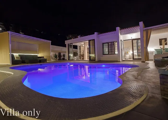 Haciendas Iv מלון אדחה