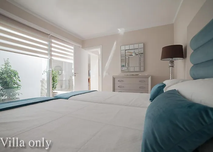 Haciendas Iv מלון אדחה