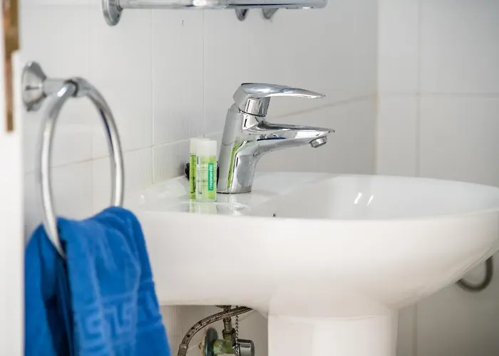 Haciendas Iv מלון אדחה